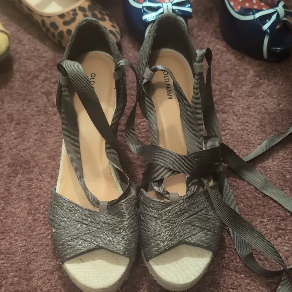 Old Navy Charcoal Espadrille Wedges